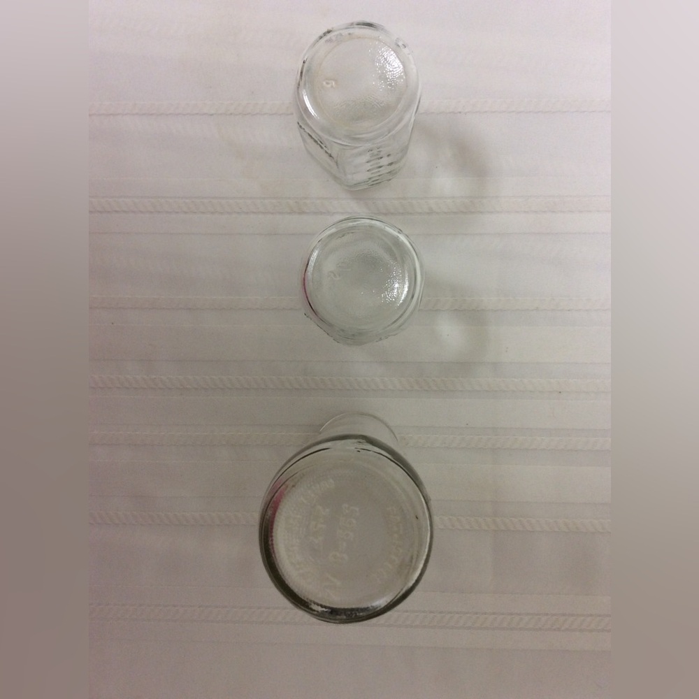 Vintage Baby Bottles Glass (1) Hygeia by Ball 8 oz and (2) Evenflo 4 oz no Tops - Picture 5 of 10